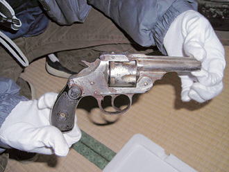 押収したけん銃(2月、群馬)