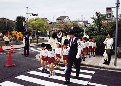 新入生に対する交通安全教室の様子(大阪)