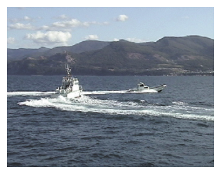 写真　海上保安庁との合同訓練