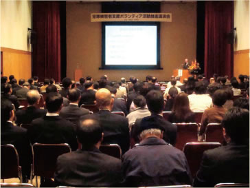 松村恒夫さんによる講演の写真