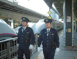 東京駅での警戒活動（東京）