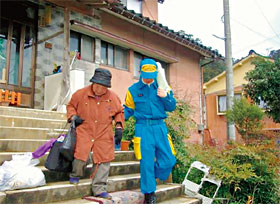能登半島地震において被災者の避難誘導を行う広域緊急援助隊（3月、石川）