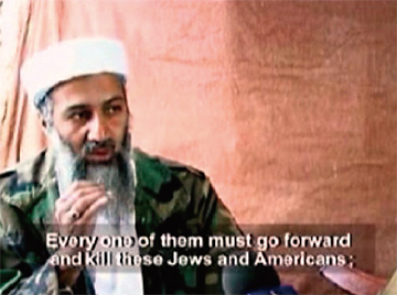 アル・カーイダ幹部らが作成したとされる映像ソフトで、米国人等殺害を呼び掛けるオサマ・ビンラディン（時事）