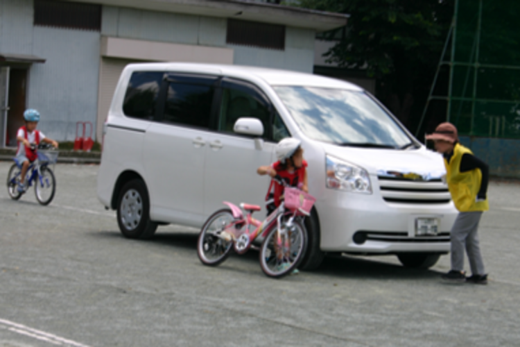 地域連携型の小学生向け自転車交通安全教室