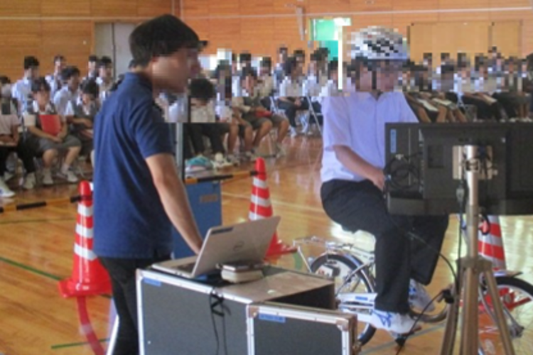 自転車シミュレータを活用した学校における交通安全教室