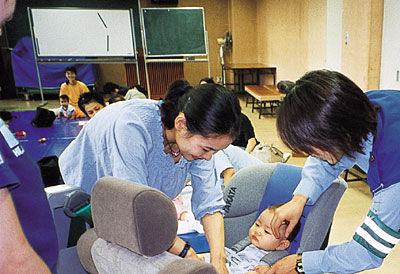 チャイルドシートの使用講習会(京都)