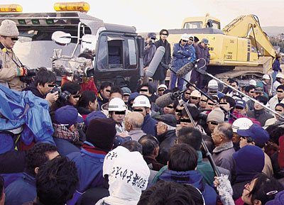 諫早湾干拓現場における抗議行動(1月，長崎)(共同)