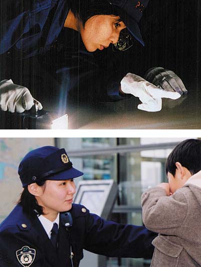 女性警察官