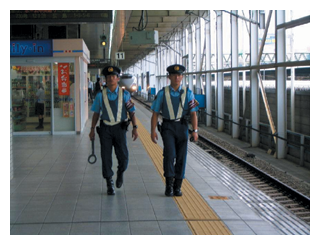 写真　新幹線構内における警戒状況