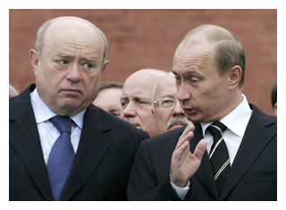 フラトコフ新SVR長官とプーチン大統領（当時）（AFP=時事）