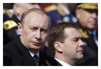 写真　メドヴェージェフ大統領とプーチン首相（AFP＝時事）