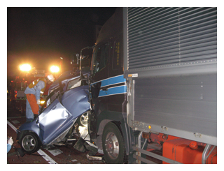 大型トラックの交通事故現場