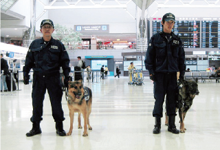 空港ターミナルにおける警戒