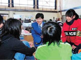 女性警察官による活動状況（写真1）