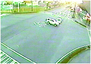 交通事故自動記録装置による撮影画像の連続写真（中央）