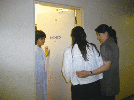 警察職員による病院への付添い（被害者は模擬）