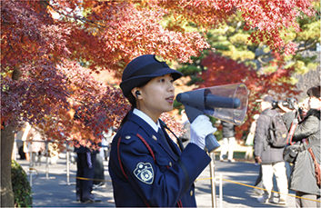 秋季皇居乾通り一般公開に伴う護衛警備実施