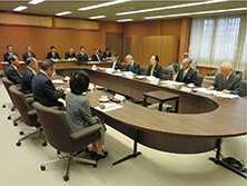 広島県公安委員会委員と意見交換する静岡県公安委員会委員