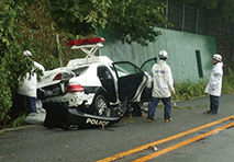 高波に流され大破したパトカー