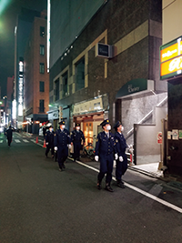 繁華街における警戒活動