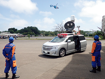 衛星通信車（応急通信対策車）の立ち上げ訓練