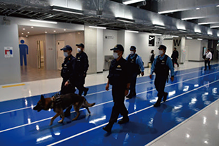 公共交通機関における警戒