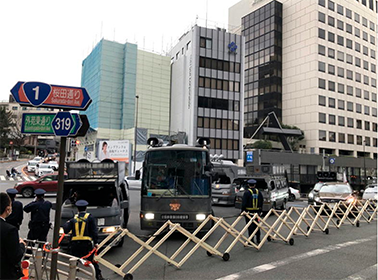 右翼の街頭宣伝活動(3月、東京)