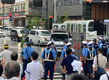 右翼の街頭宣伝活動(8月、東京)