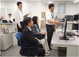 サイバー特別捜査部を視察する国家公安委員会委員