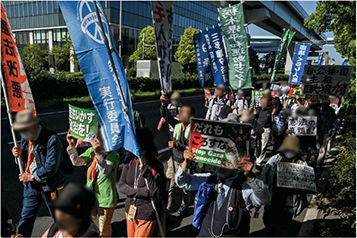 憲法改正に対する抗議行動（時事通信）