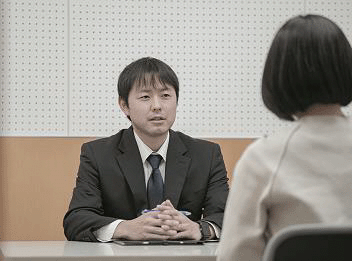 警察におけるカウンセリングの様子（模擬）